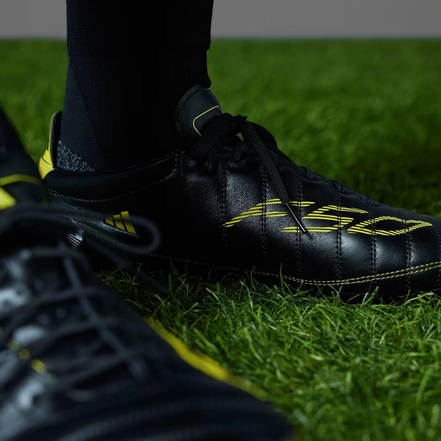 F50 ELITE LEATHER FG 2010 EDITION