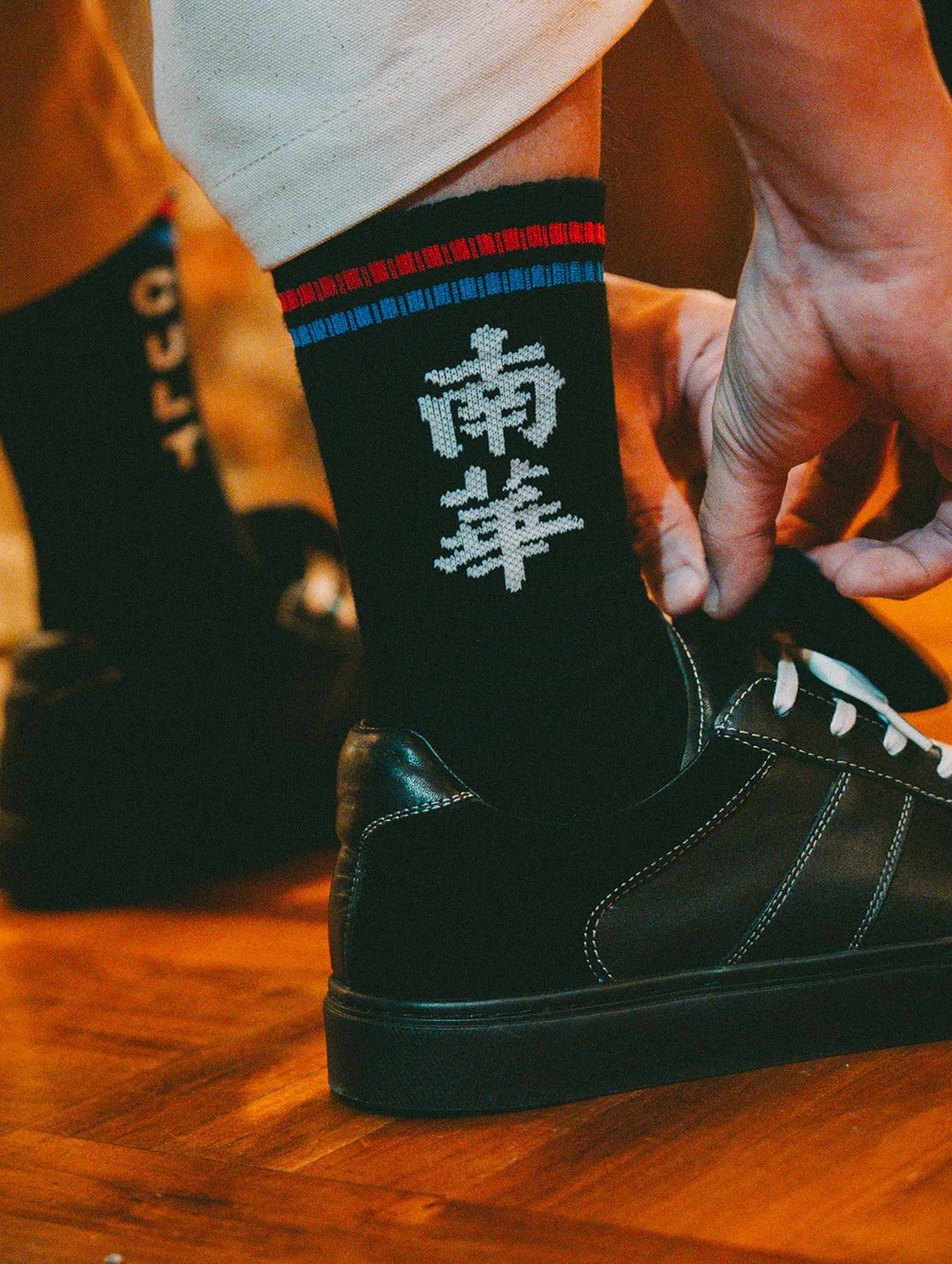 SOUTH CHINA LEGACY SOCKS - BLACK