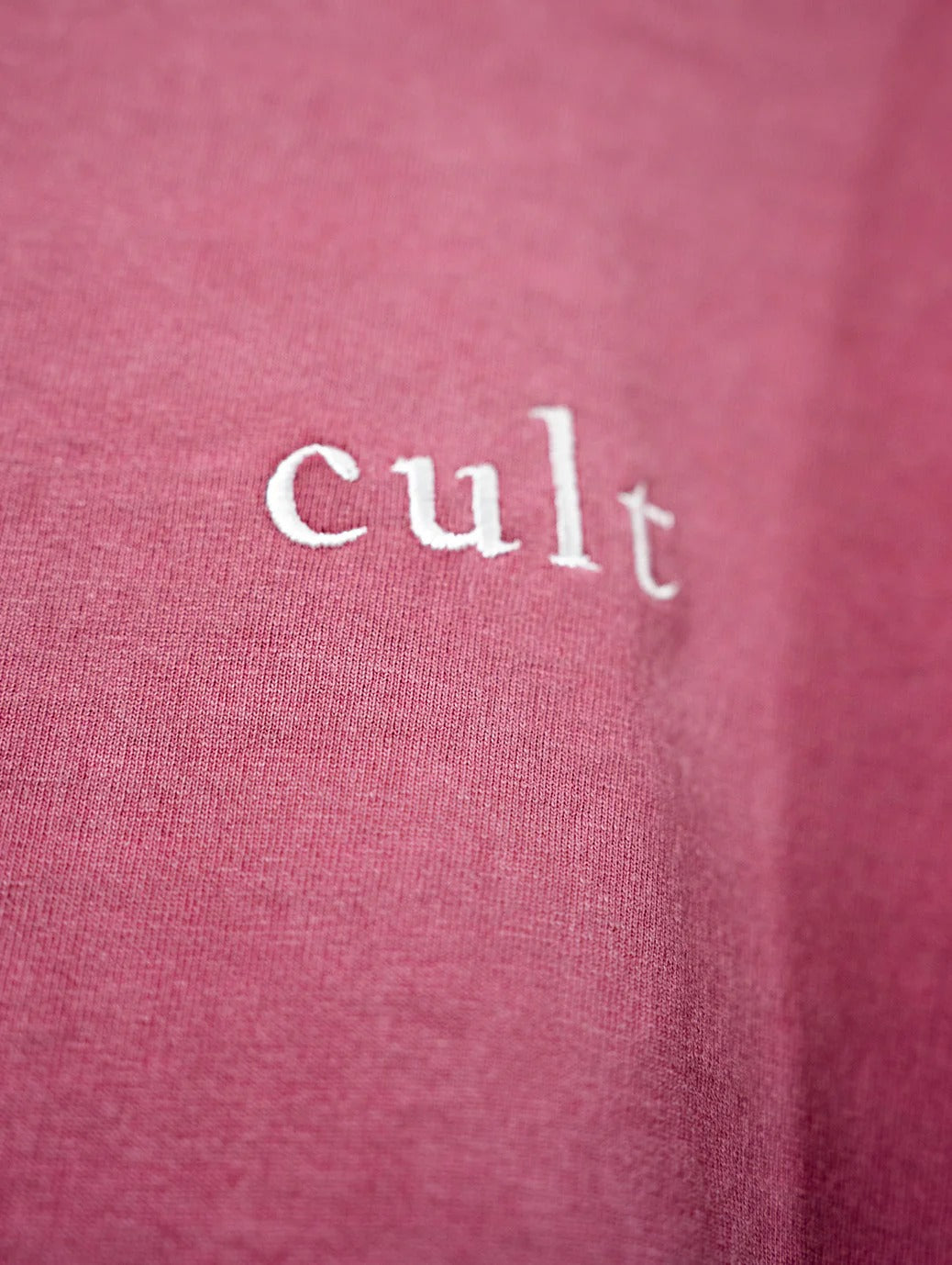 SOUTH CHINA EMBROIDERED CULT TEE - RED