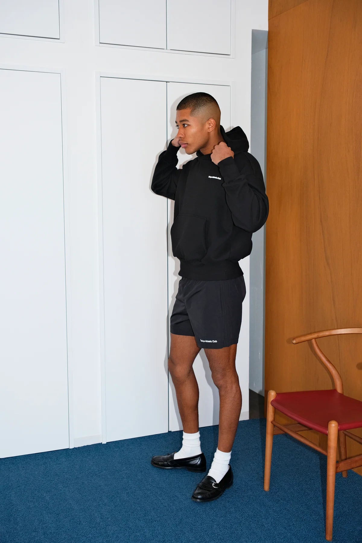 TOKYO ATHLETIC CLUB BASIC LOGO CROPPED HOODIE