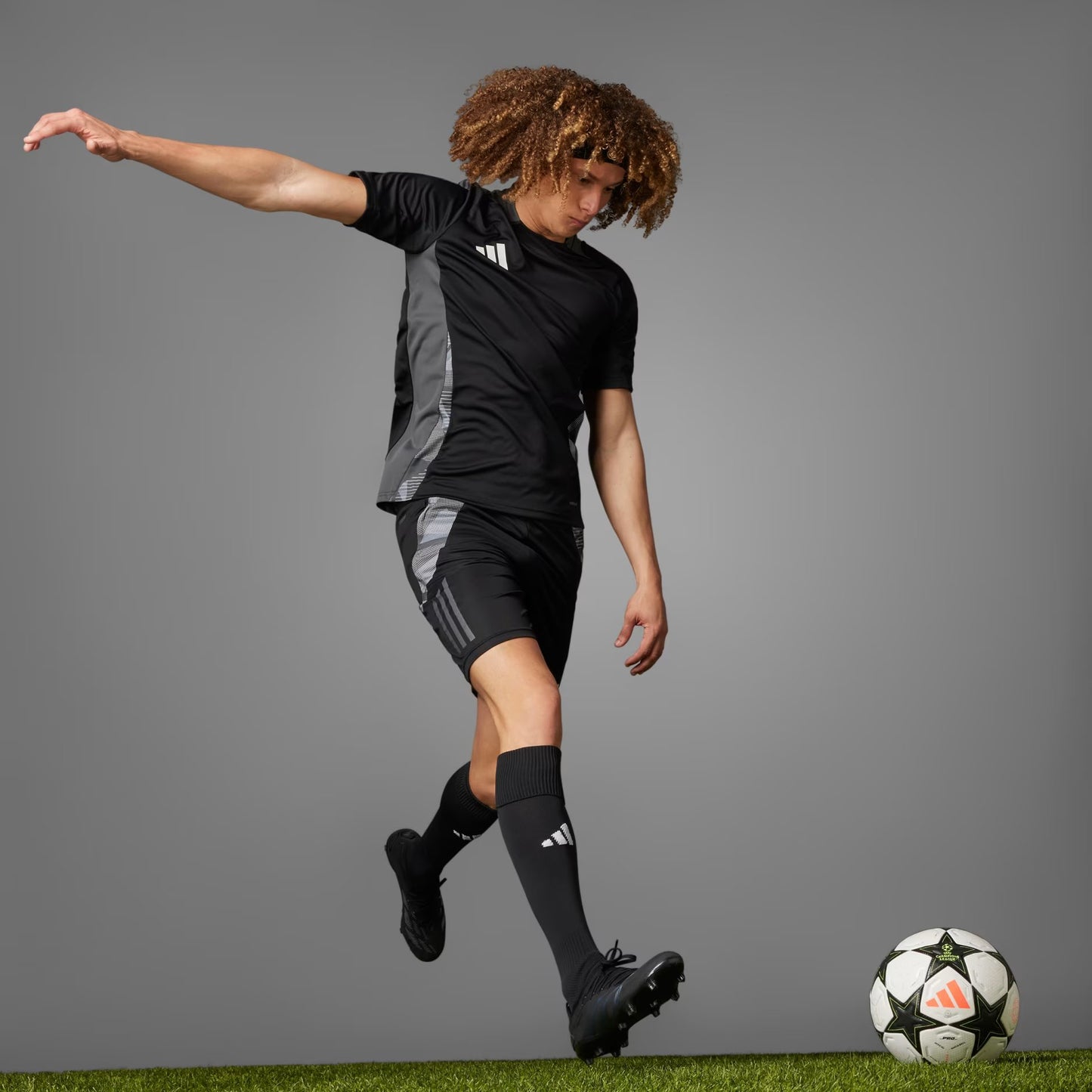 UCL PRO 24/25 LEAGUE PHASE BALL
