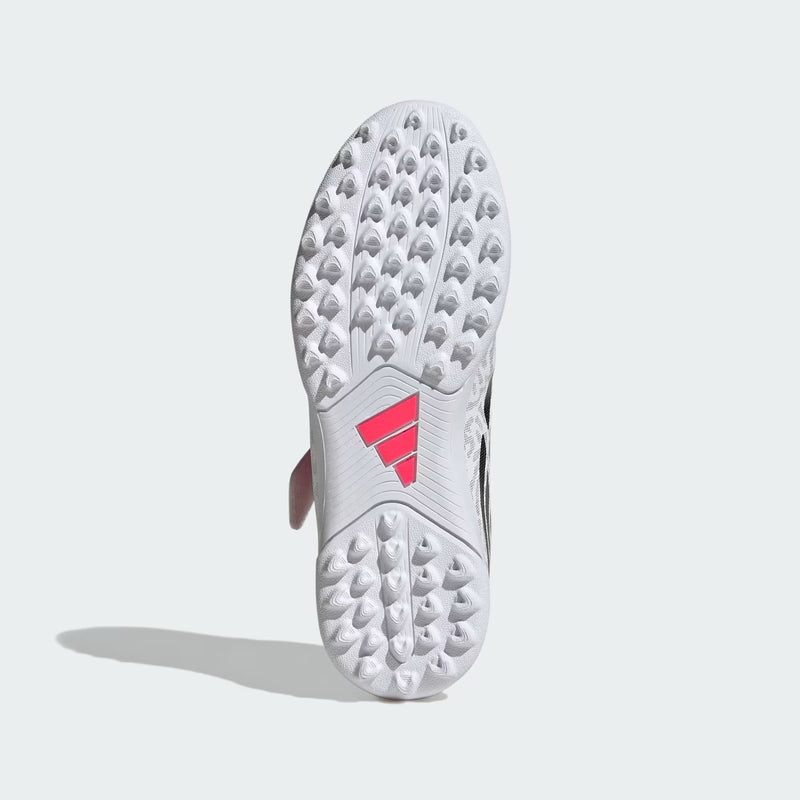 KIDS PREDATOR CLUB TURF