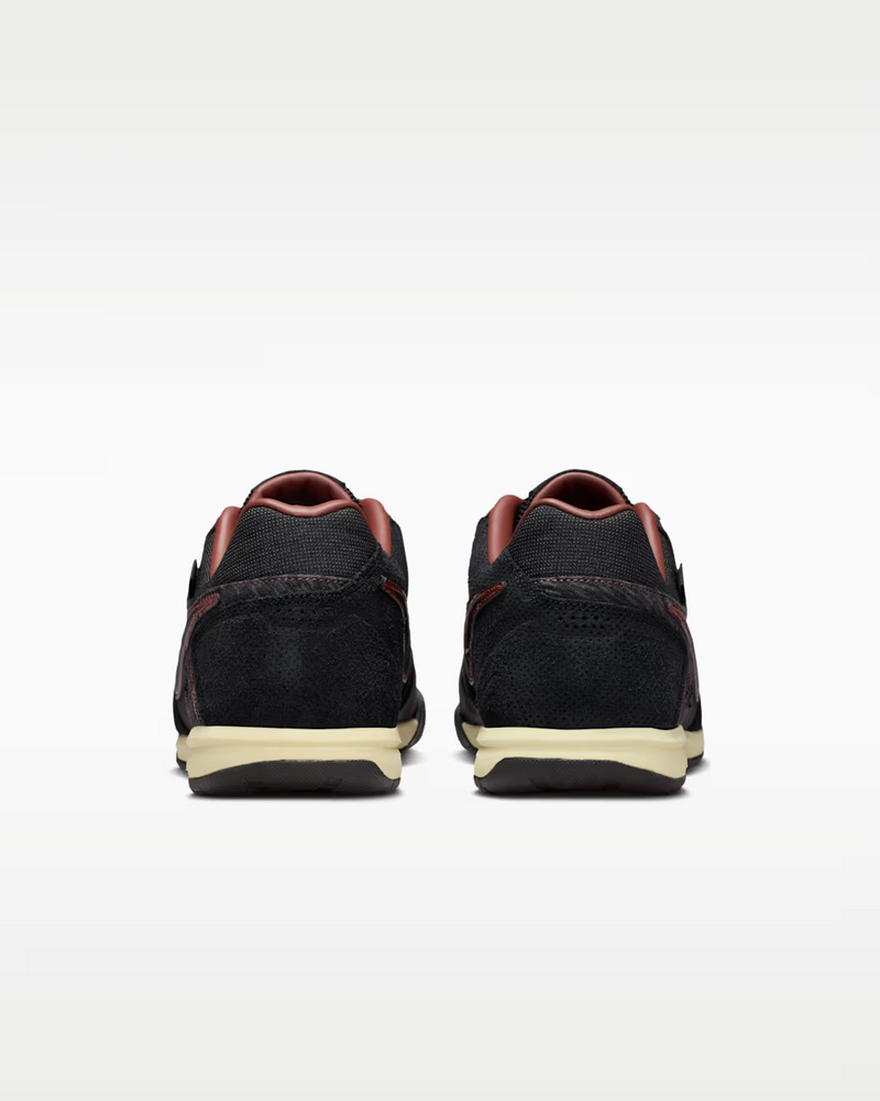 NIKE GATO